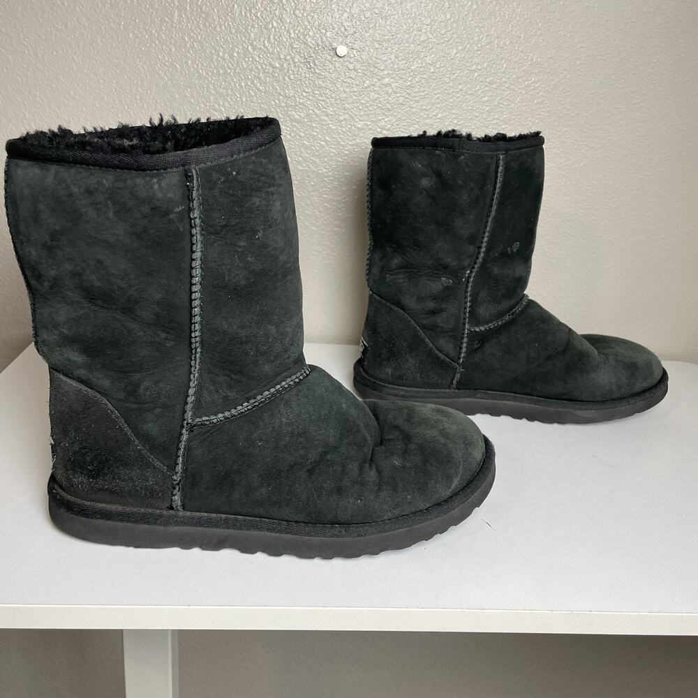 Ugg Classic Short Boot II Womens 8 Black Sheepskin Suede Winter Boho 5825